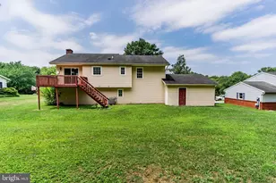 2210 Douglas Dr, Carlisle, PA 17013 - Photo 3