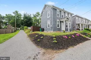 37 High St, Boiling Springs, PA 17007 - Photo 3