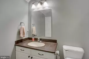 102 S Earl St, Shippensburg, PA 17257 - Photo 31