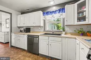 2 Hunter Ln, Camp Hill, PA 17011 - Photo 11