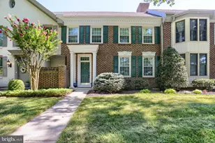 49 Devonshire Square, Mechanicsburg, PA 17050 - Photo 1