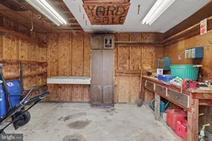 6 Arnold St, Boiling Springs, PA 17007 - Photo 27