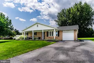 80 Buckthorn Dr, Carlisle, PA 17015 - Photo 3
