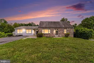 922 Valley Rd, Enola, PA 17025 - Photo 1