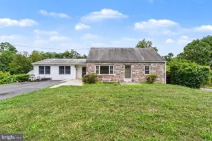 922 Valley Rd, Enola, PA 17025 - Photo 1
