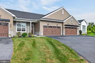 766 Aurora Dr, Mechanicsburg, PA 17055 - Photo 1