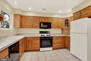 19 E Glenwood Dr, Camp Hill, PA 17011 - Photo 11