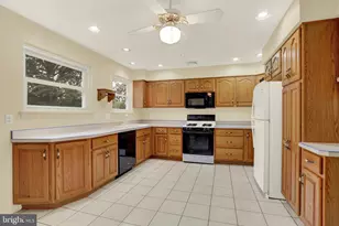 19 E Glenwood Dr, Camp Hill, PA 17011 - Photo 9