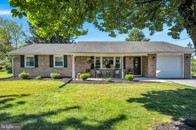 152 W Middlesex Drive, Carlisle, PA 17013 - Photo 1
