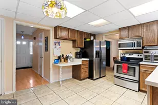812 N Market St, Mechanicsburg, PA 17055 - Photo 15
