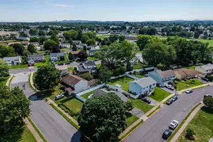 812 N Market St, Mechanicsburg, PA 17055 - Photo 35