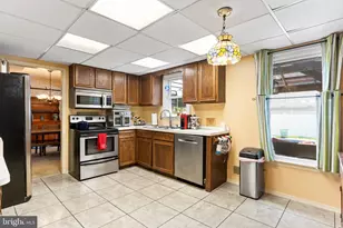 812 N Market St, Mechanicsburg, PA 17055 - Photo 13