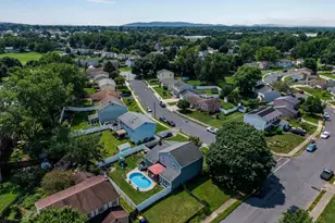 812 N Market St, Mechanicsburg, PA 17055 - Photo 33