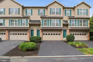 555 Meadowcroft Cir, Mechanicsburg, PA 17055 - Photo 1