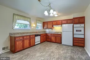 3 Karen Ct, Camp Hill, PA 17011 - Photo 9