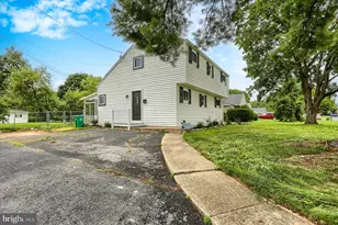 140 Glendale St, Carlisle, PA 17013 - Photo 1