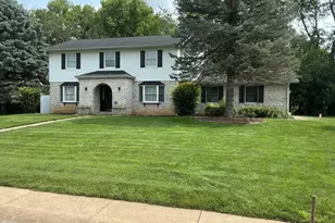 743 Sherwood Dr, Carlisle, PA 17013 - Photo 1