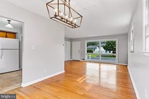 102 E Woodland Dr, Mechanicsburg, PA 17055 - Photo 5