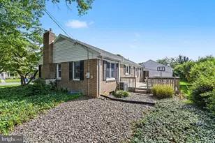 208 E Hillcrest Dr, Carlisle, PA 17013 - Photo 33