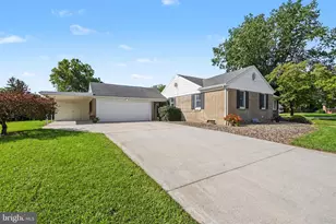 208 E Hillcrest Dr, Carlisle, PA 17013 - Photo 29