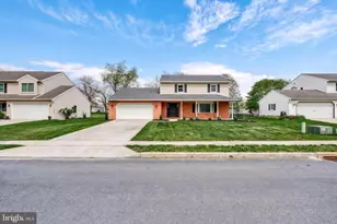 18 Bourbon Red Dr, Mechanicsburg, PA 17050 - Photo 3