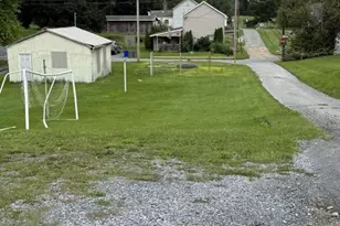 425 E King St, Shippensburg, PA 17257 - Photo 3