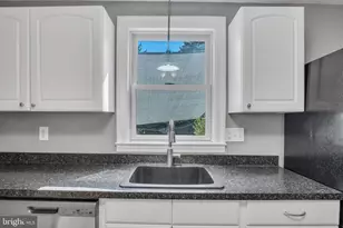 1027 N College St, Carlisle, PA 17013 - Photo 9