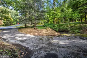 1327 Kuhn Rd, Boiling Springs, PA 17007 - Photo 37