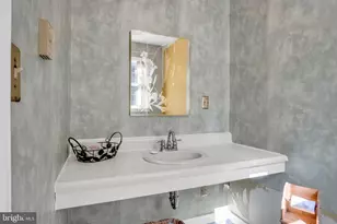 1327 Kuhn Rd, Boiling Springs, PA 17007 - Photo 19