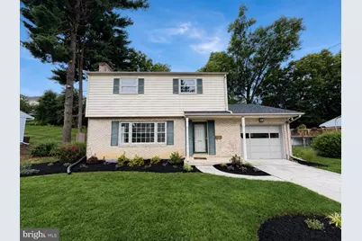 904 W Foxcroft Drive, Camp Hill, PA 17011 - Photo 1