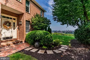 549 Bridgeview Dr, Lemoyne, PA 17043 - Photo 1