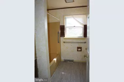 142 E Chapel Avenue, Carlisle, PA 17013 - Photo 7