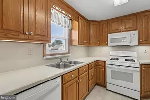 121 E Factory St, Mechanicsburg, PA 17055 - Photo 13
