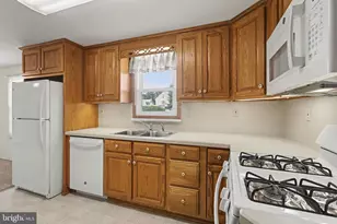 121 E Factory St, Mechanicsburg, PA 17055 - Photo 15