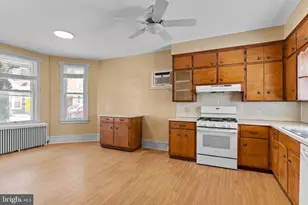 214 N College St, Carlisle, PA 17013 - Photo 9