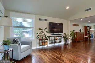 818 Meadow Ln, Camp Hill, PA 17011 - Photo 9