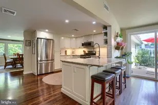 818 Meadow Ln, Camp Hill, PA 17011 - Photo 3