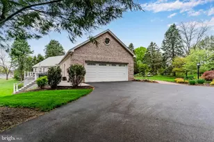 963 Walnut Ln, Carlisle, PA 17013 - Photo 5