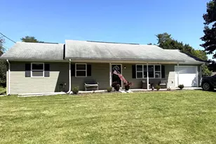 602 W Pine St, Mount Holly Springs, PA 17065 - Photo 1