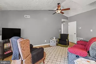 848 Louise Ct, Enola, PA 17025 - Photo 3