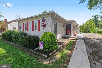154 W I Street, Carlisle, PA 17013 - Photo 3