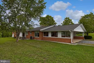 4 Sherwood Dr, Carlisle, PA 17015 - Photo 5