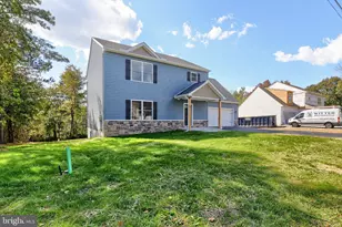 8 S Locust Ln, Mechanicsburg, PA 17050 - Photo 3