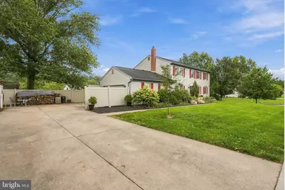 706 Carriage Lane, Mechanicsburg, PA 17050 - Photo 3