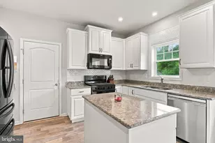 304 Lexington Ln, Shippensburg, PA 17257 - Photo 5