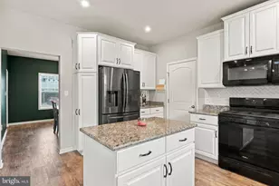 304 Lexington Ln, Shippensburg, PA 17257 - Photo 3