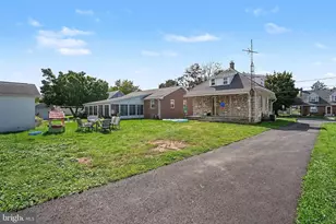 933 N Pitt St, Carlisle, PA 17013 - Photo 25