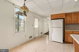 300 N Arch St, Mechanicsburg, PA 17055 - Photo 9