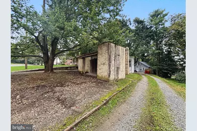 442 Earl Street N, Shippensburg, PA 17257 - Photo 3