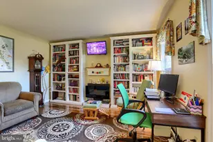 25 W Eppley Dr, Carlisle, PA 17015 - Photo 9